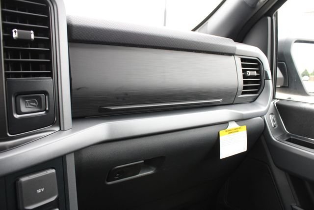 New 2026 Ford F150 XLT w/ XLT Black Appearance Package AWD/4WD image 18