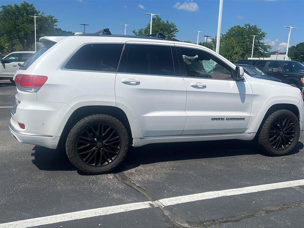 Used 2017 Jeep Grand Cherokee Summit w/ Platinum Series Group AWD/4WD image 5