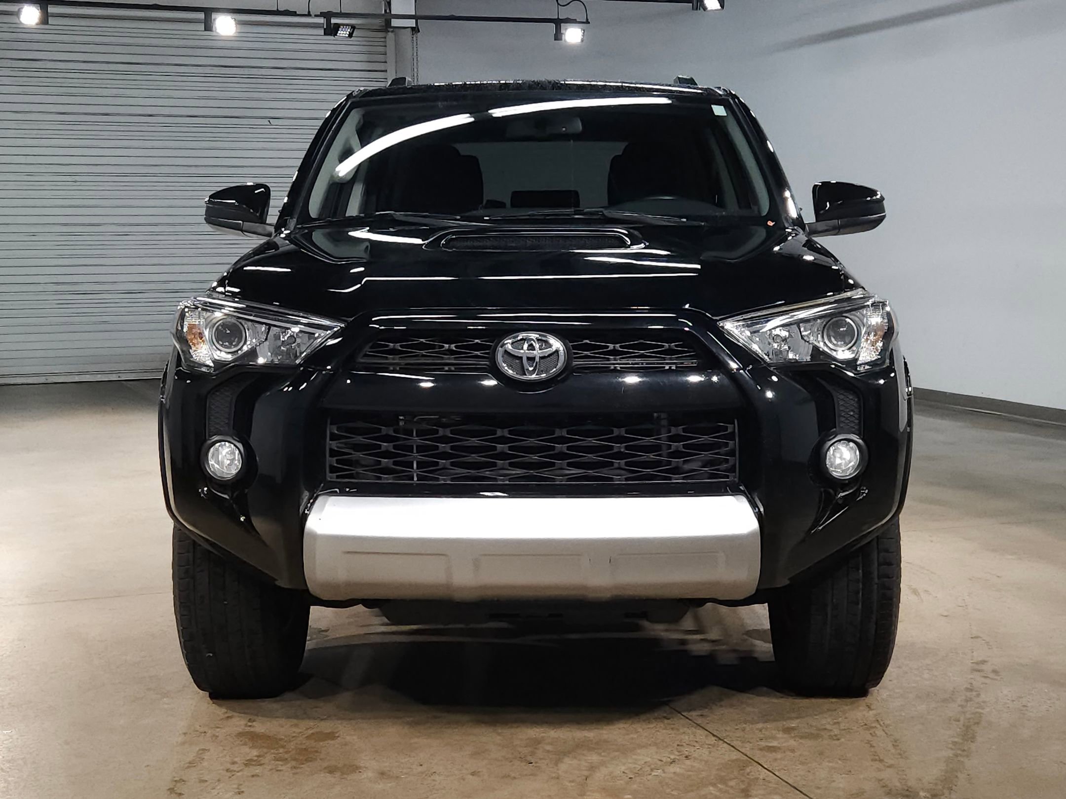 Used 2015 Toyota 4Runner Trail AWD/4WD image 2