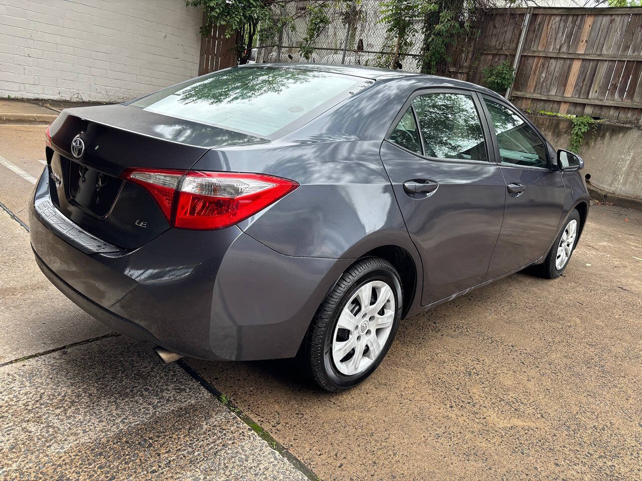 Used 2015 Toyota Corolla LE FWD image 5