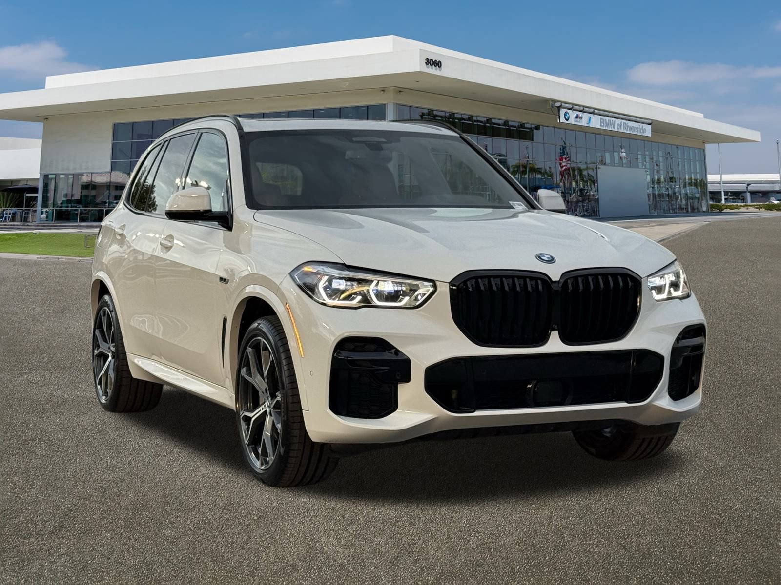 Certified 2023 BMW X5 xDrive45e w/ Executive Package image 2