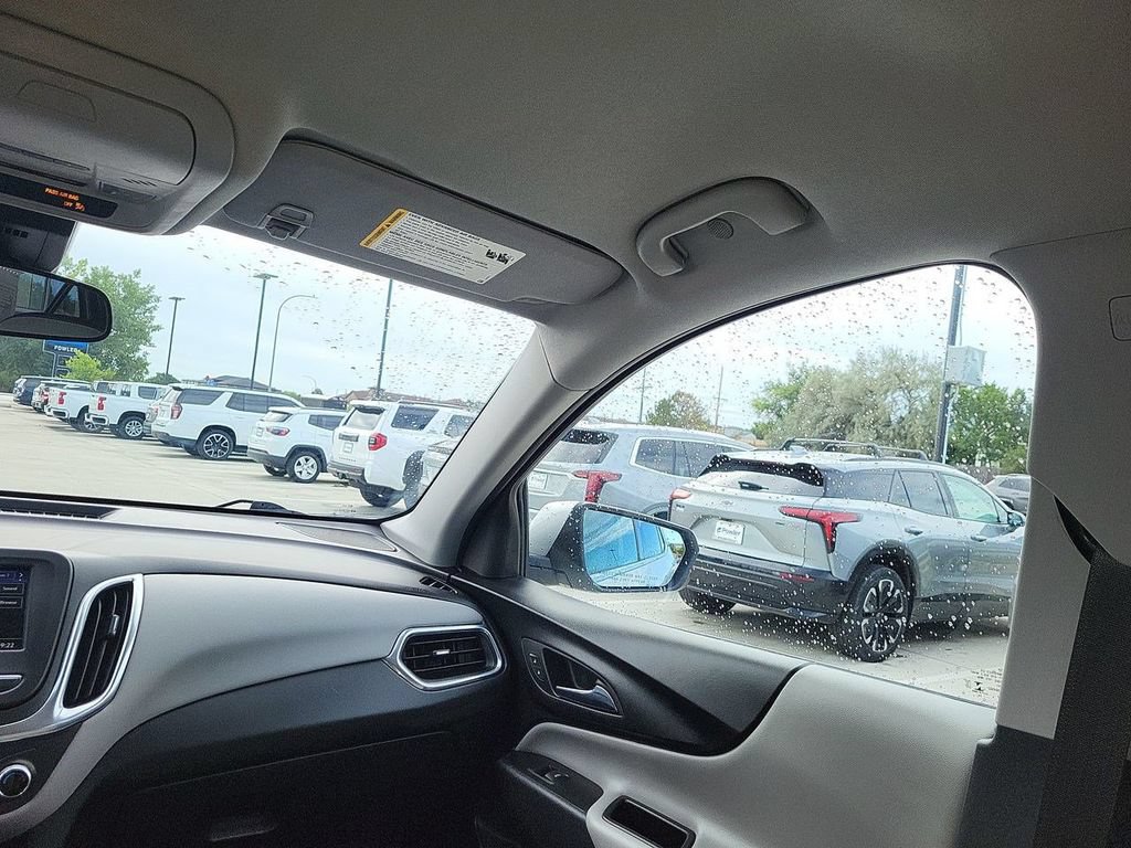 Used 2020 Chevrolet Equinox LT AWD/4WD image 12