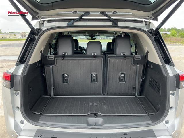 Used 2024 Nissan Pathfinder SL w/ SL Premium Package image 10