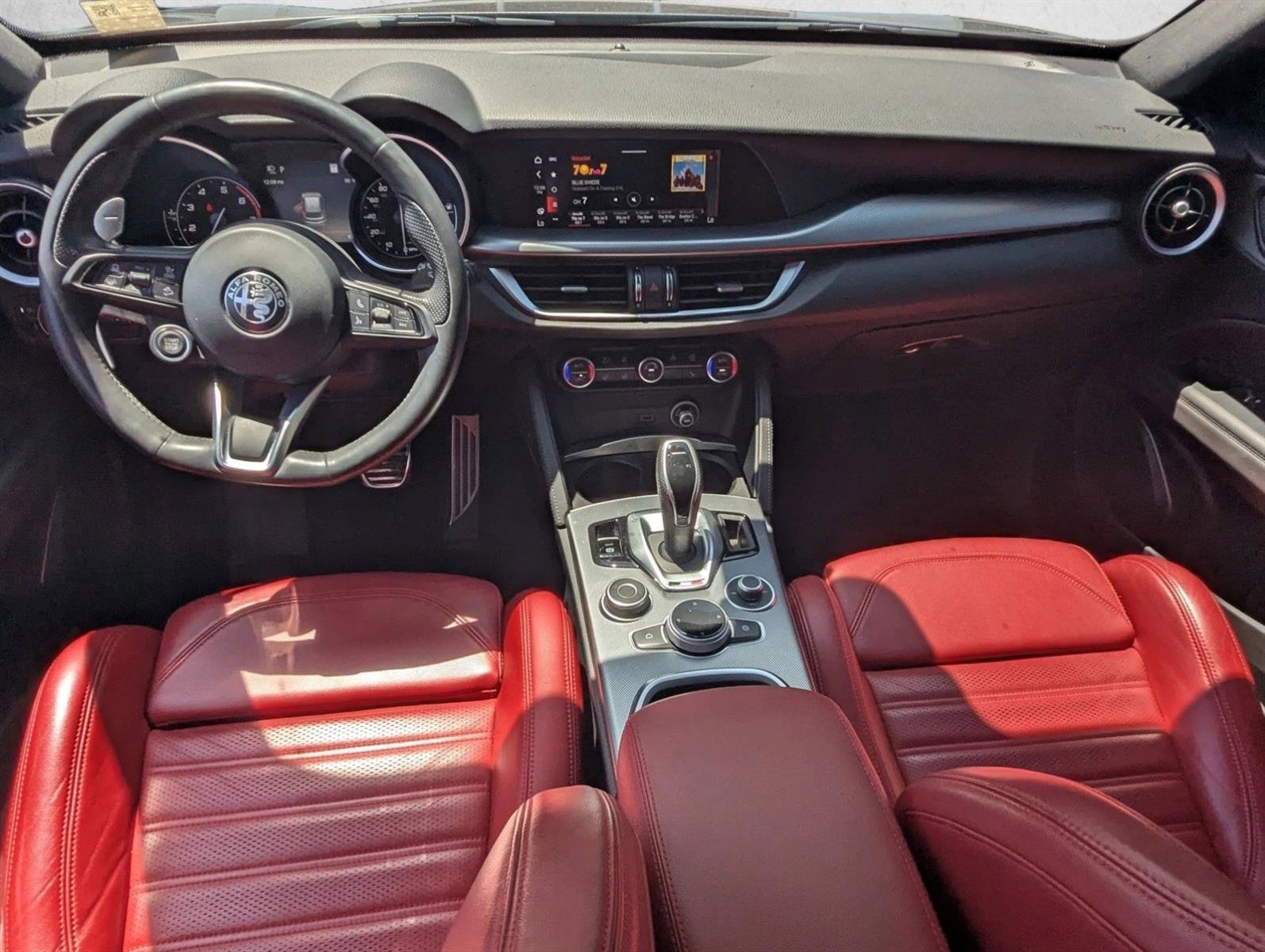 Used 2023 Alfa Romeo Stelvio Veloce AWD/4WD image 17