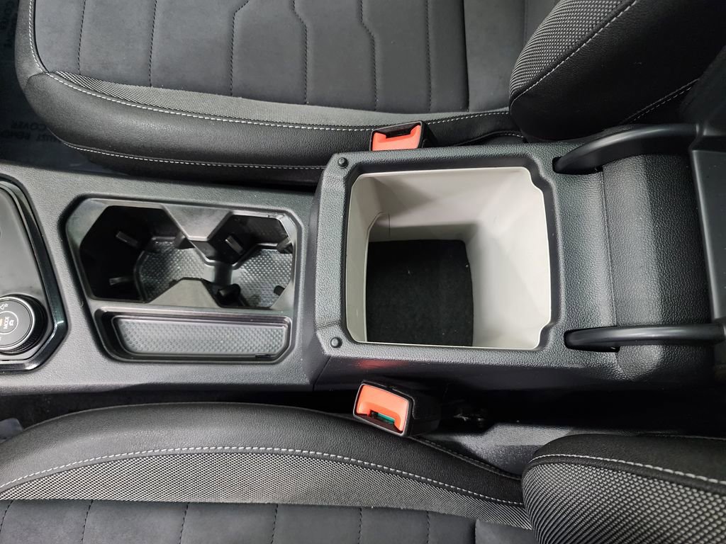 Used 2025 Volkswagen Taos SE image 22