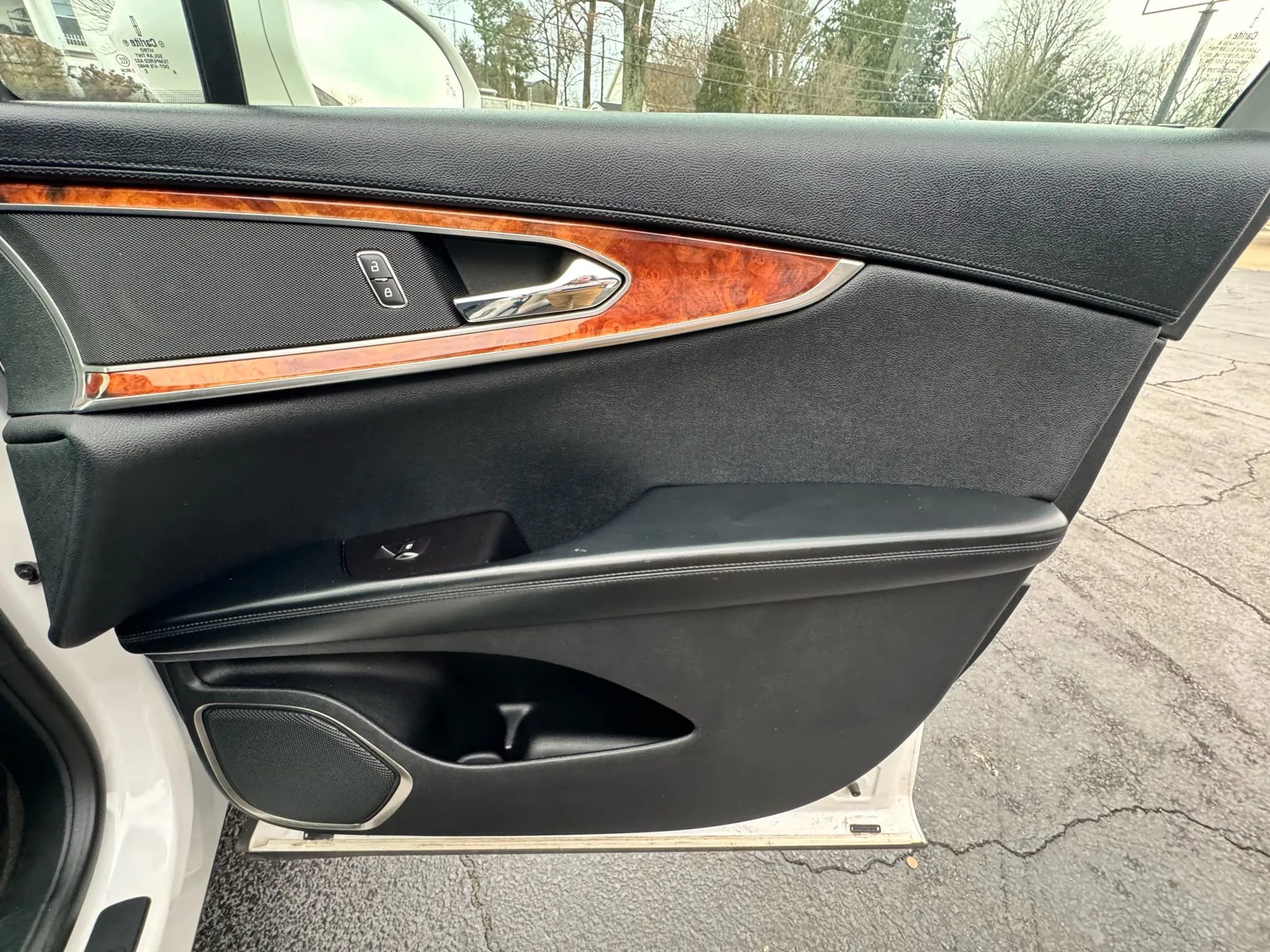 Used 2018 Lincoln MKX Reserve w/ Lincoln MKX Climate Package image 27