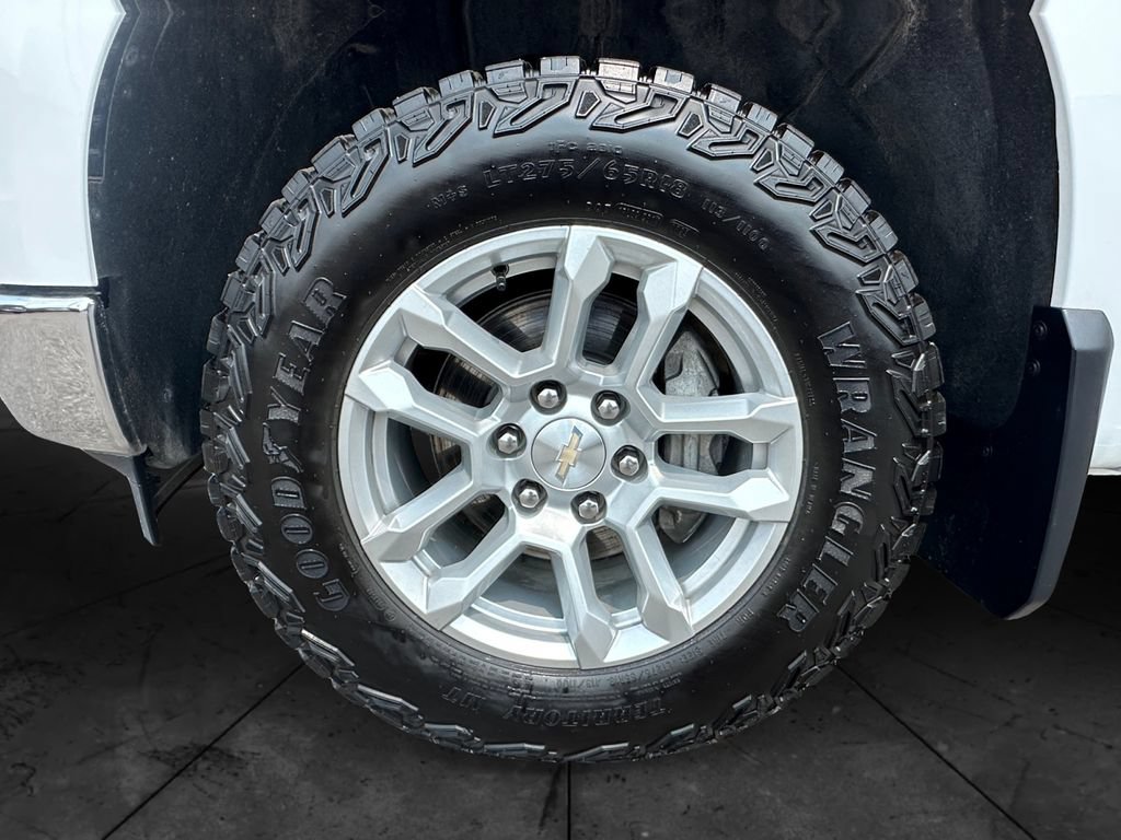 Used 2024 Chevrolet Silverado 1500 LT w/ Z71 Off-Road Package AWD/4WD image 14