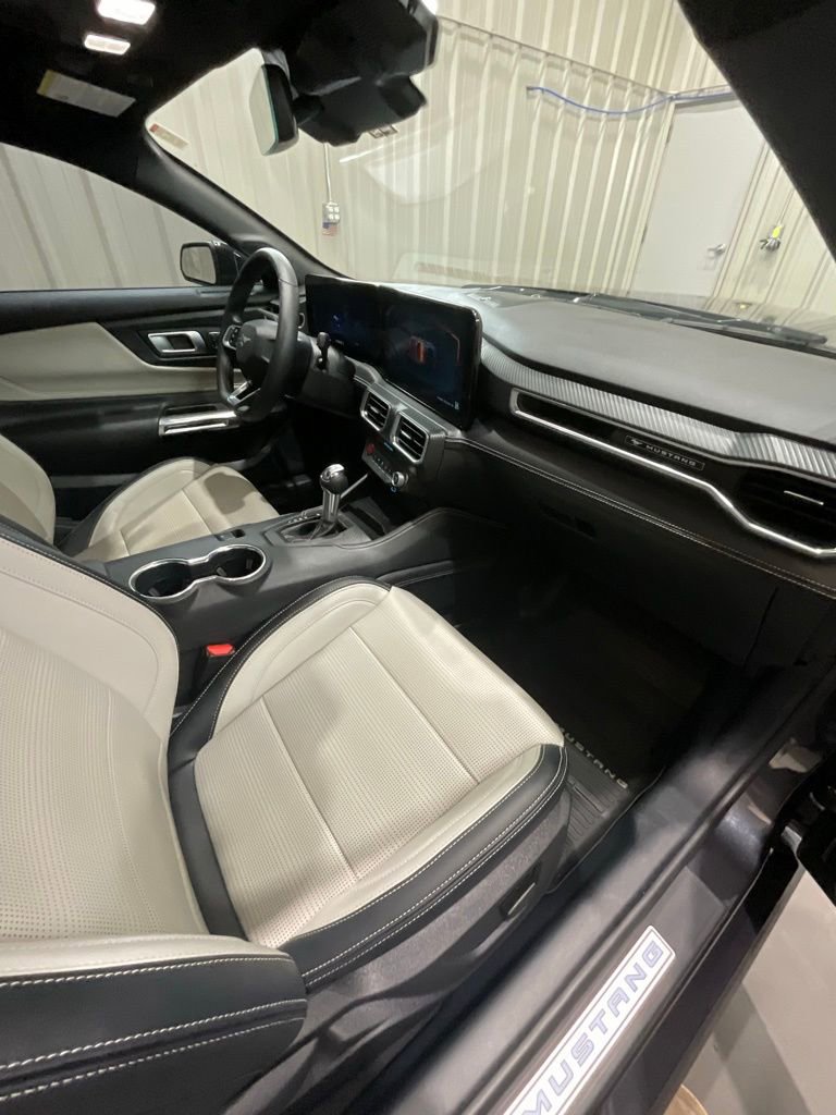 Used 2024 Ford Mustang Premium image 14