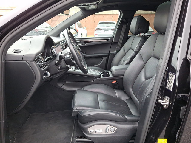Used 2021 Porsche Macan image 14