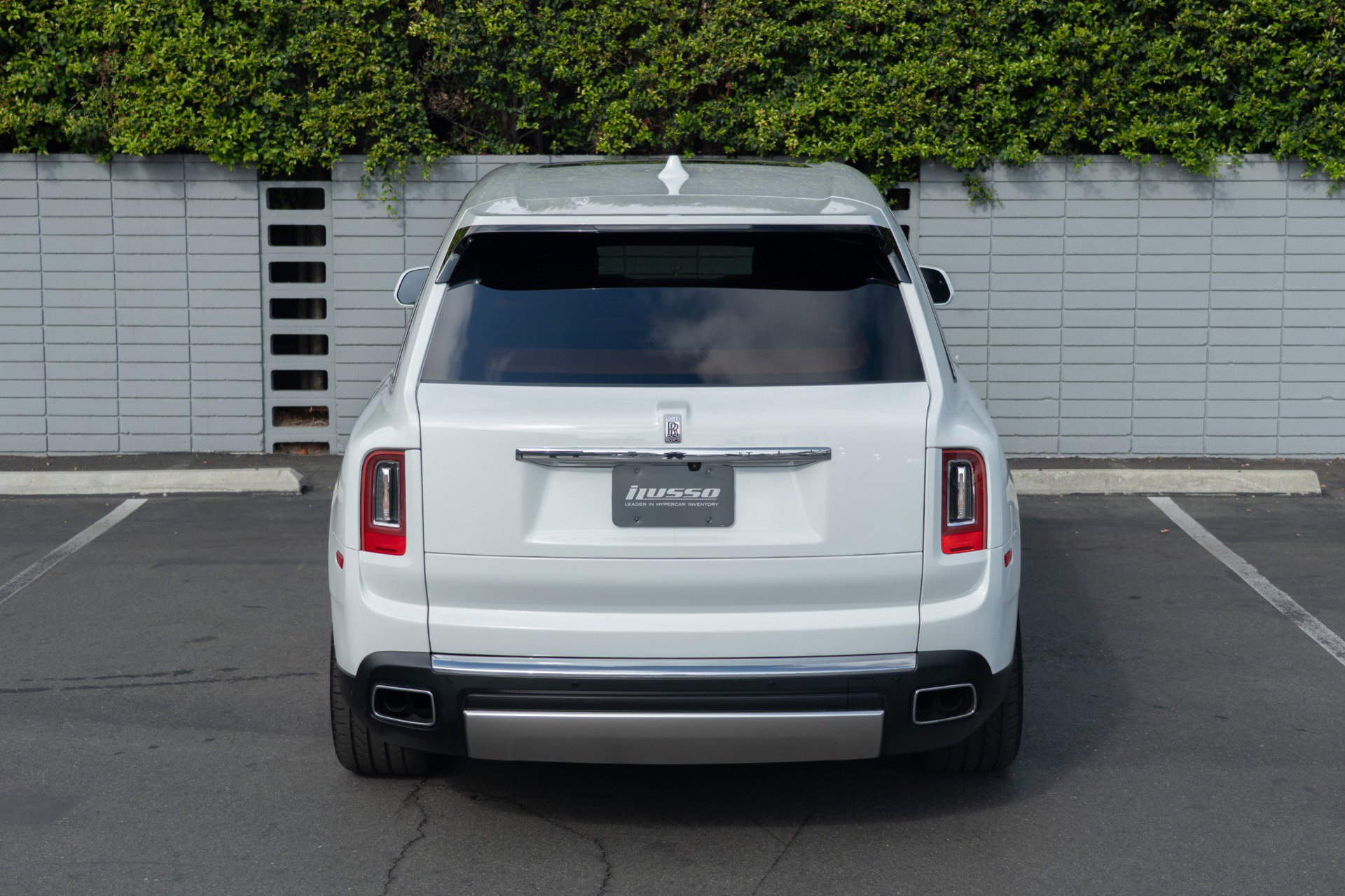 Used 2022 Rolls-Royce Cullinan image 2