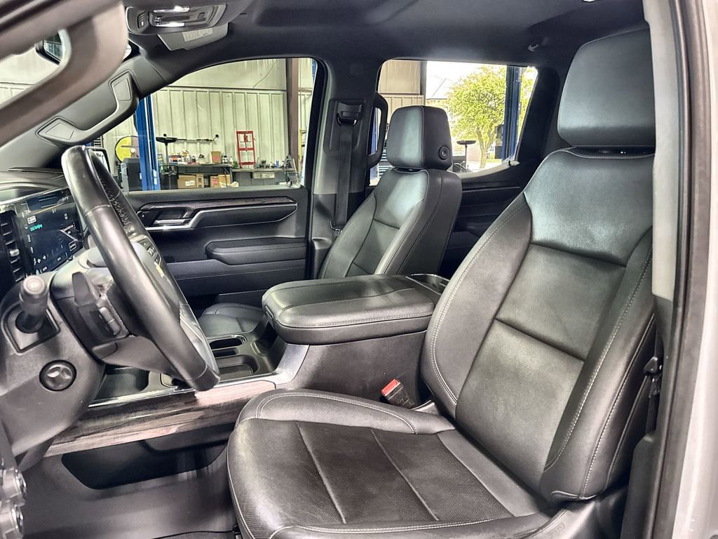 Used 2023 Chevrolet Silverado 1500 LTZ w/ LTZ Convenience Package II AWD/4WD image 12