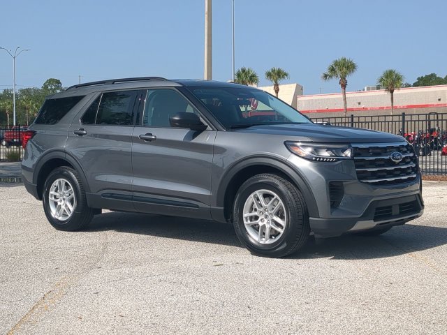 New 2026 Ford Explorer Active RWD image 2
