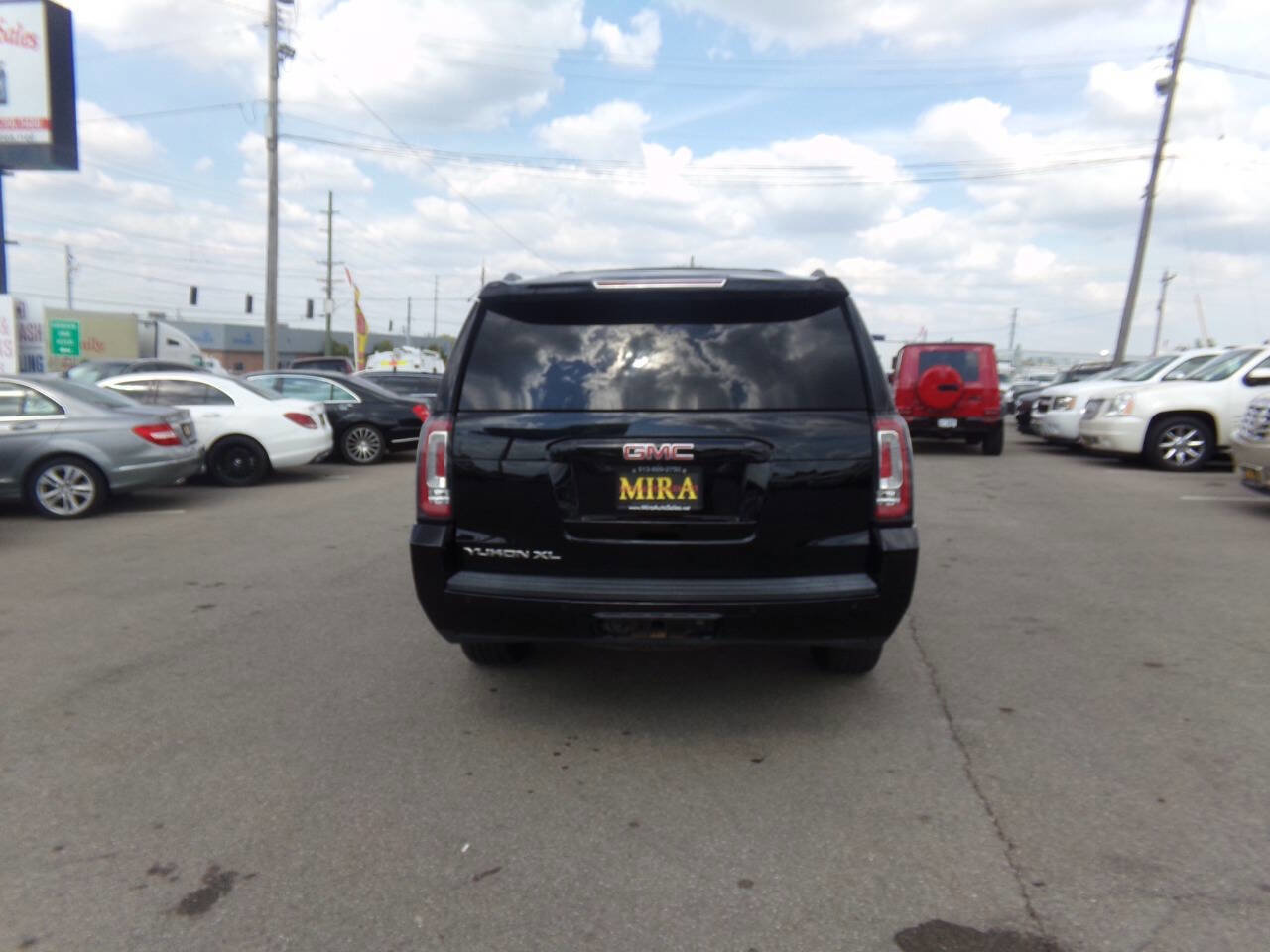 Used 2015 GMC Yukon XL SLT w/ Open Road Package image 8