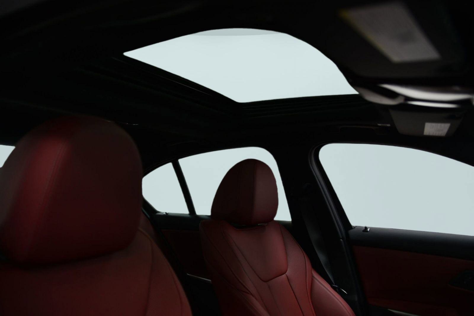 Used 2025 BMW 330i xDrive Sedan w/ Premium Package image 14