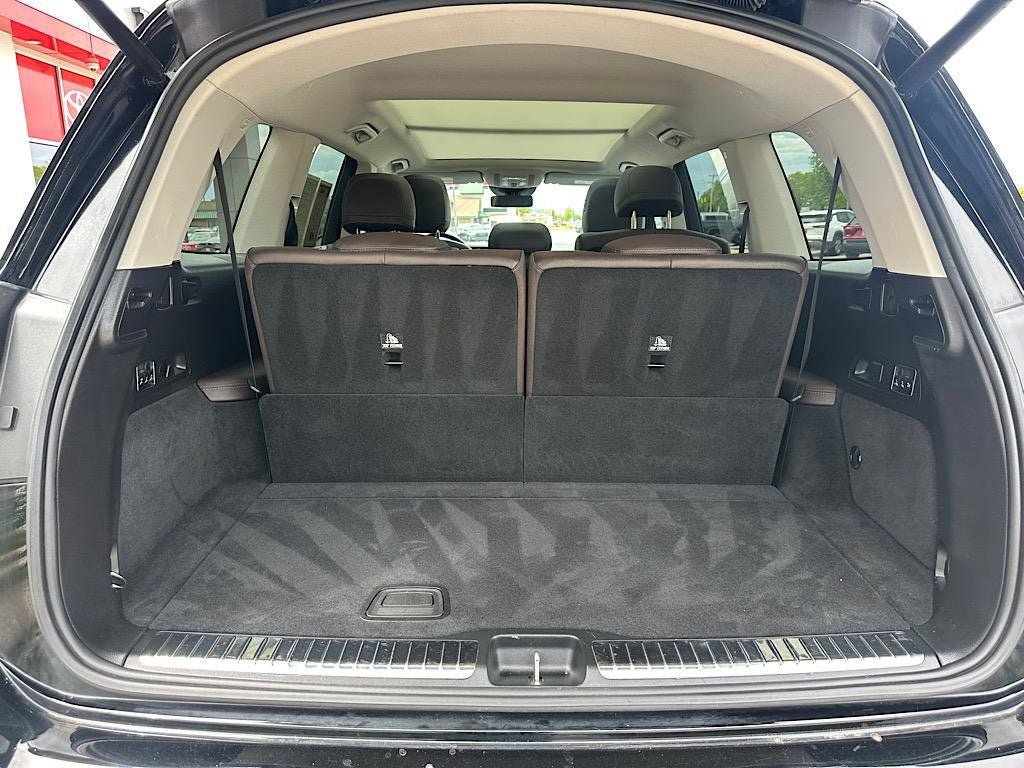 Used 2023 Mercedes-Benz GLS 450 4MATIC image 11