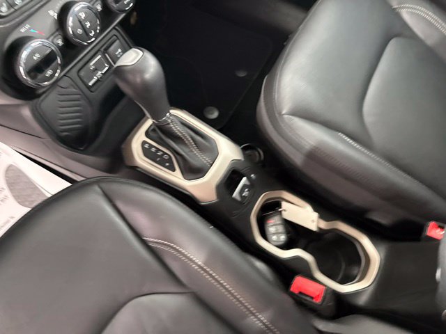 Used 2017 Jeep Renegade Limited FWD image 21
