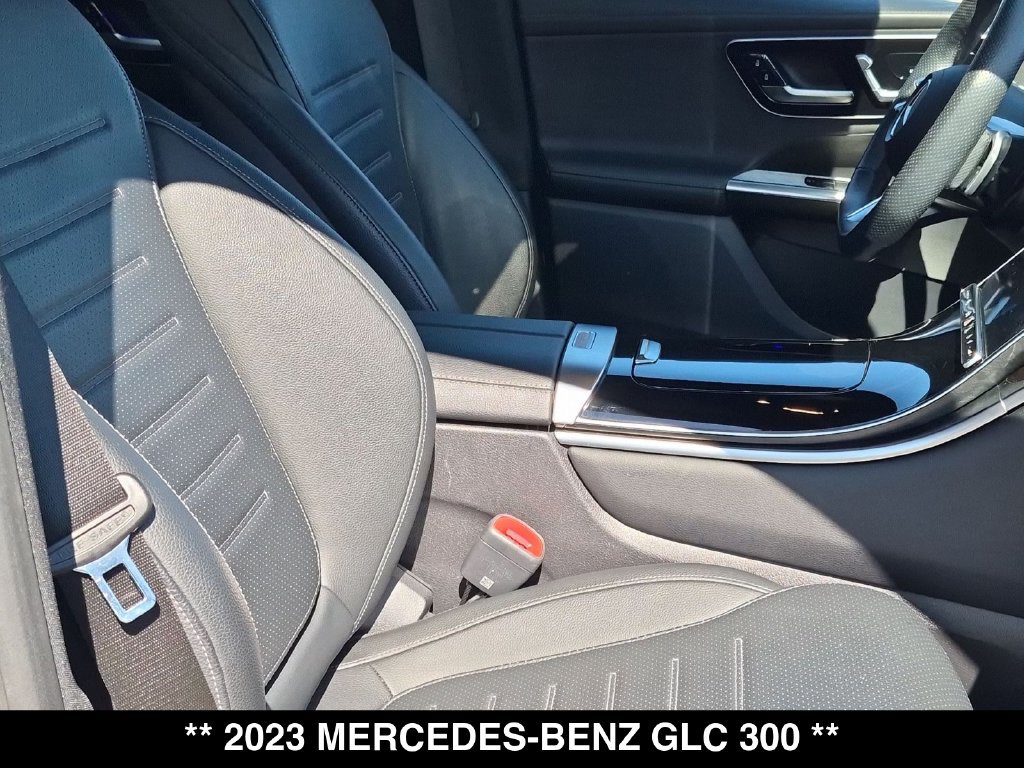 Used 2023 Mercedes-Benz GLC 300 4MATIC image 31