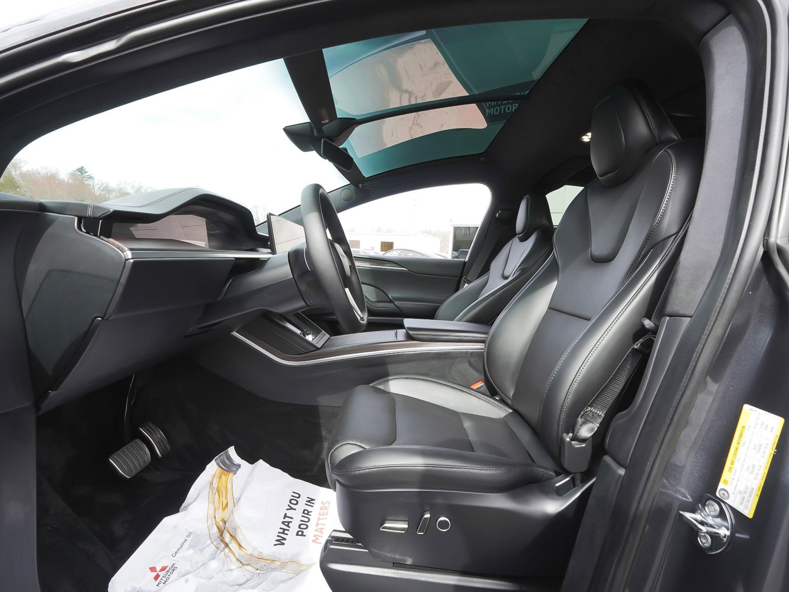 Used 2024 Tesla Model X image 30