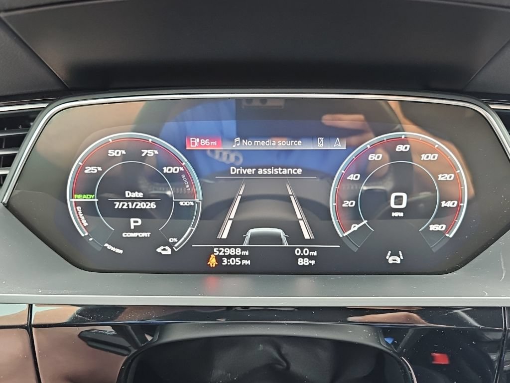 Used 2021 Audi e-tron Premium w/ Convenience Plus Package AWD/4WD image 18