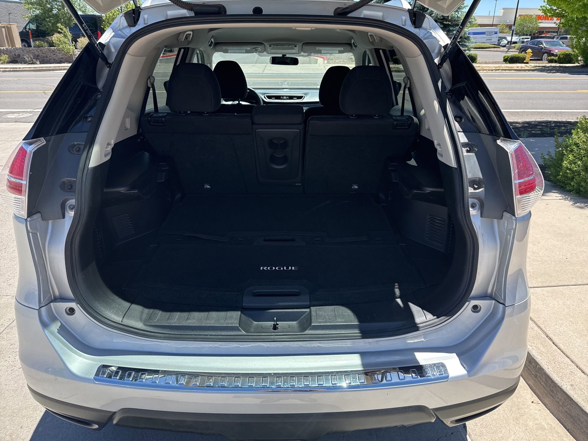 Used 2015 Nissan Rogue SV AWD/4WD image 7