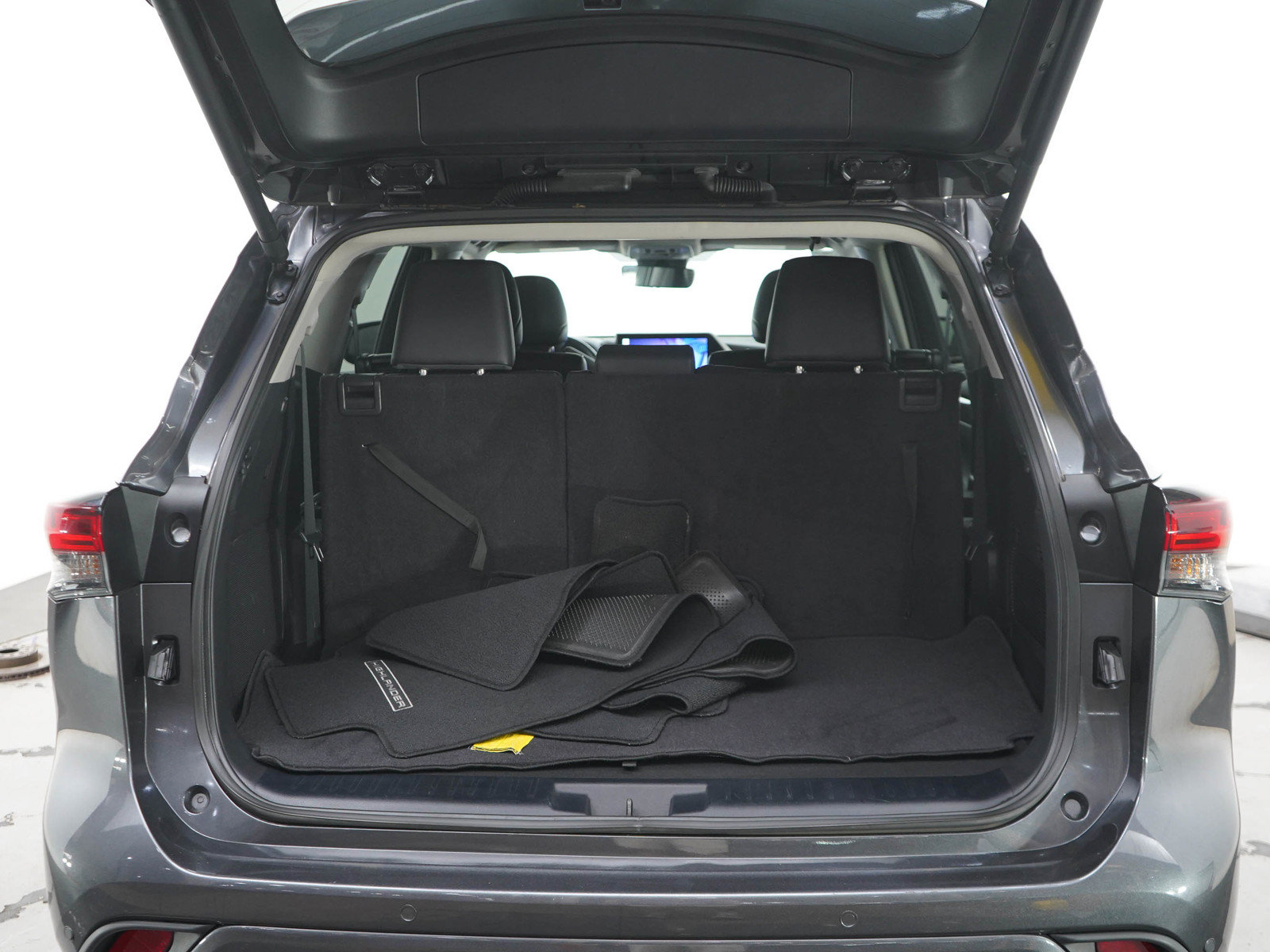 Used 2024 Toyota Highlander Limited AWD/4WD image 17