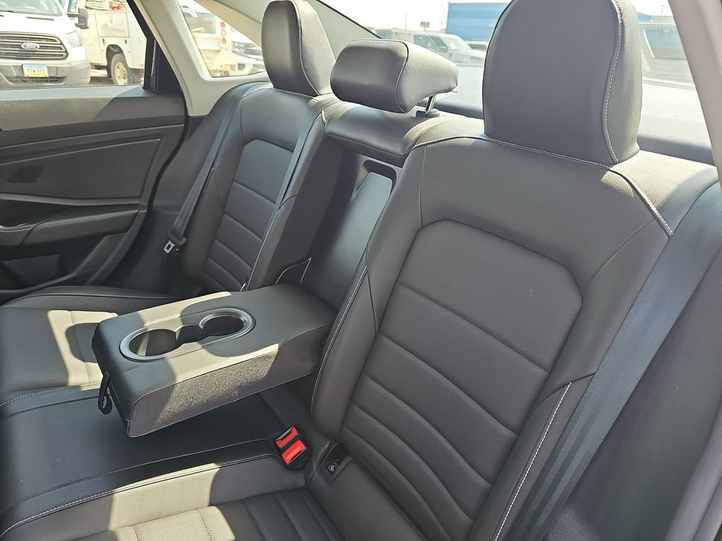 Used 2024 Volkswagen Jetta SE FWD image 13