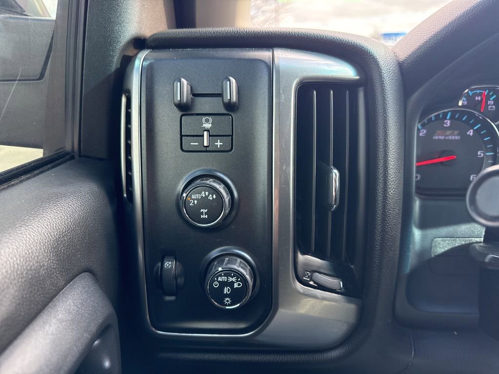 Used 2019 Chevrolet Silverado 1500 LT w/ All Star Edition image 15