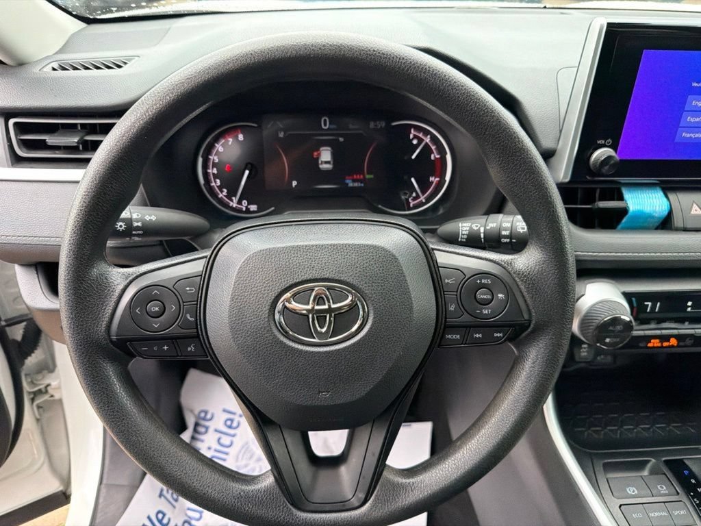 Used 2025 Toyota RAV4 XLE FWD image 17