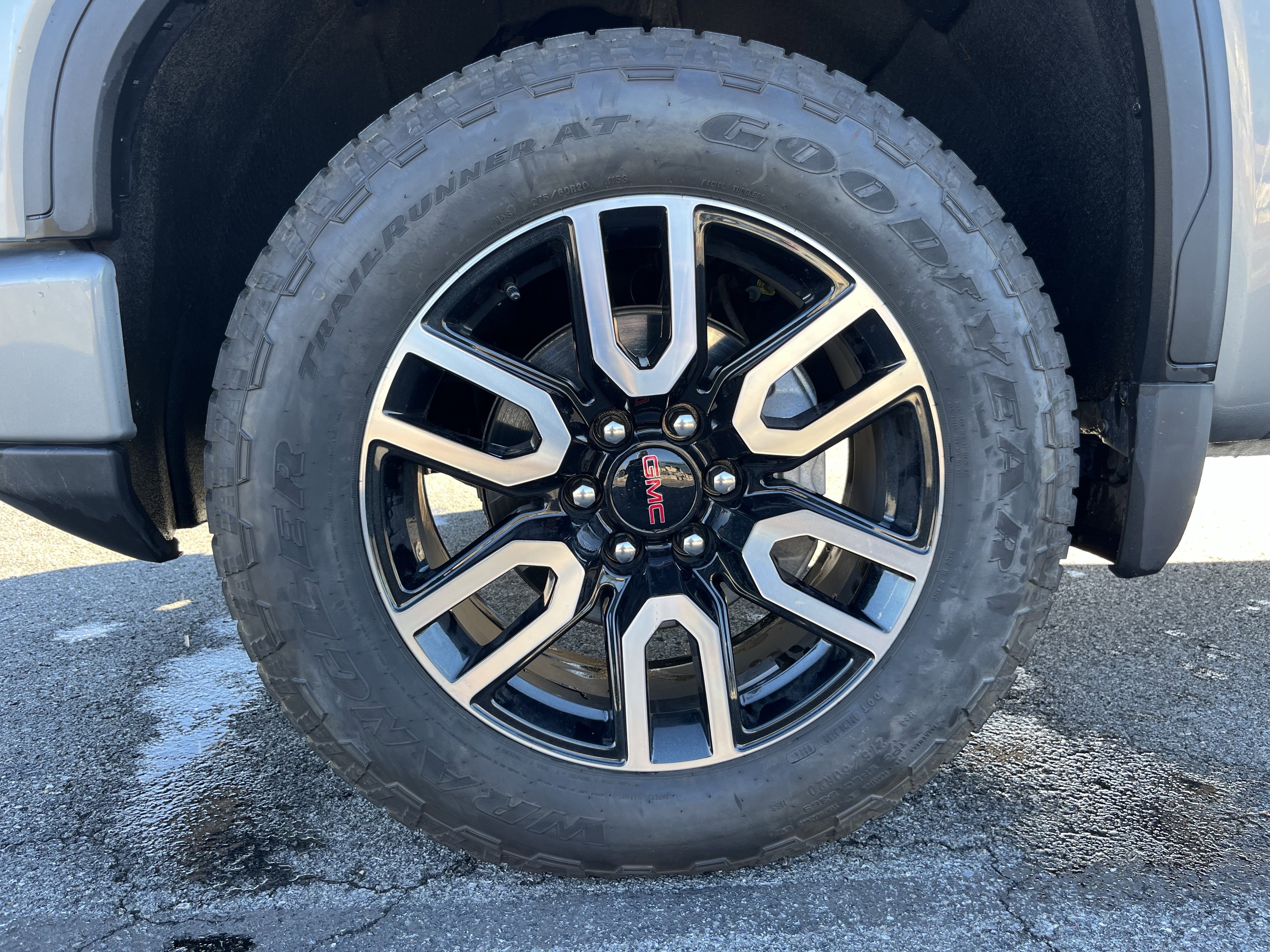 Used 2024 GMC Sierra 1500 AT4 w/ Technology Package image 12