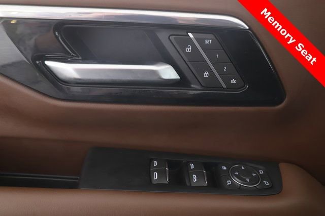 Used 2025 Chevrolet Suburban High Country AWD/4WD image 19