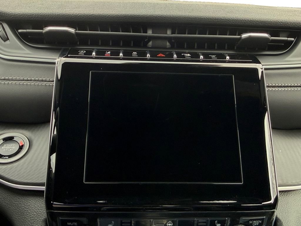 New 2025 Jeep Grand Cherokee Laredo X w/ Luxury Tech Group I image 13