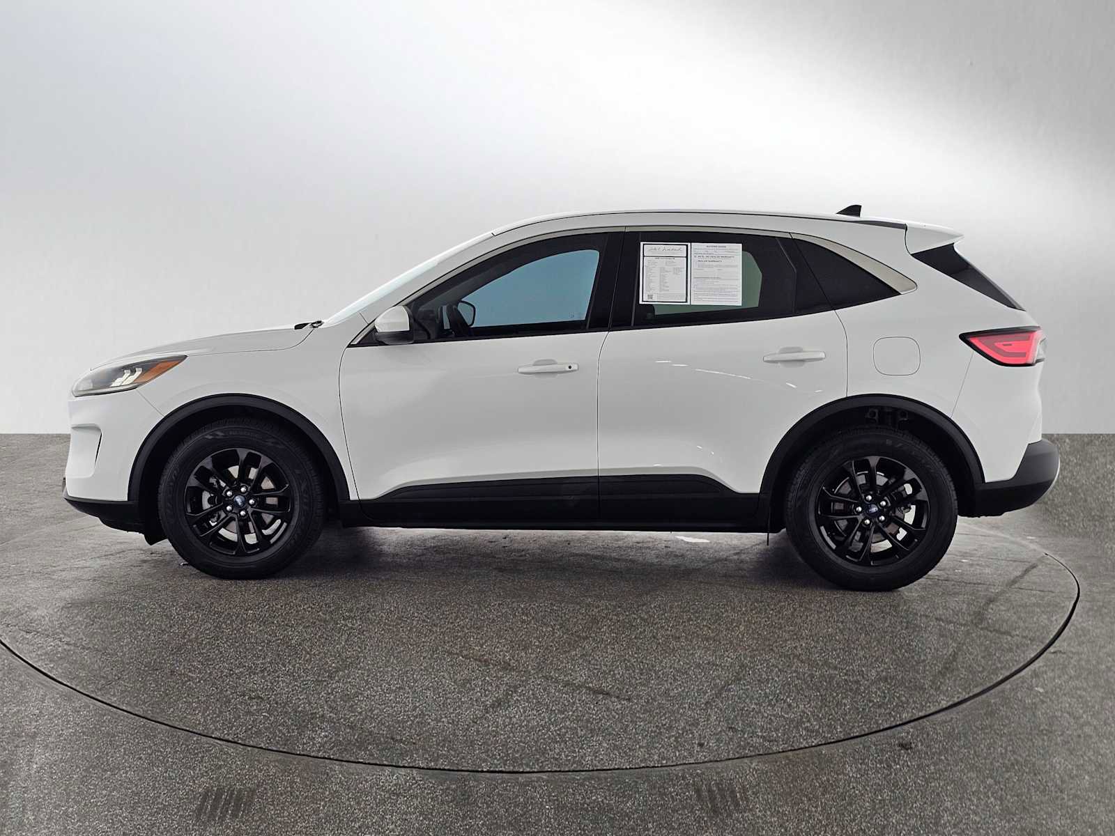 Used 2020 Ford Escape SE image 6