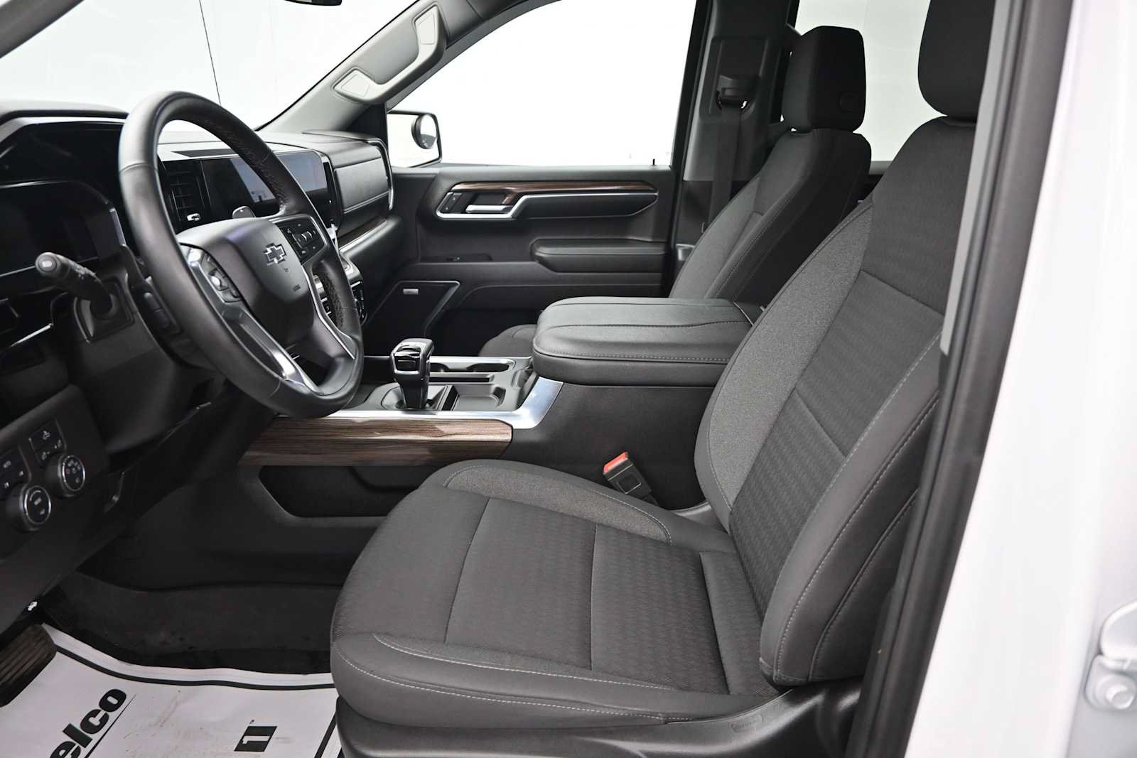 Used 2023 Chevrolet Silverado 1500 RST w/ Redline Edition AWD/4WD image 22