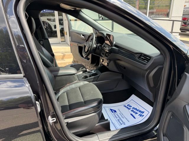 Used 2025 Ford Escape ST-Line Select image 14