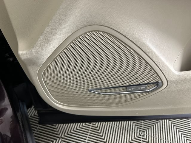 Used 2021 Buick Envision Avenir w/ Technology Package II FWD image 29