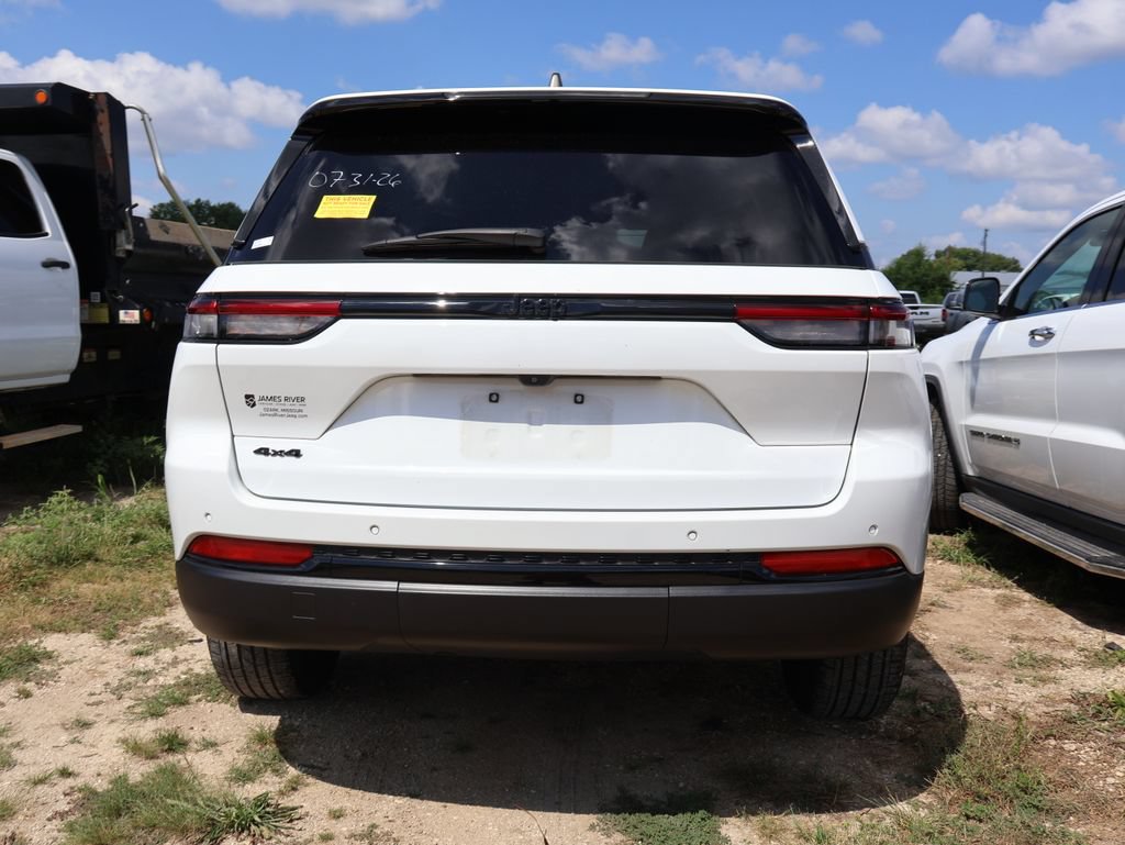 Used 2024 Jeep Grand Cherokee Altitude AWD/4WD image 18