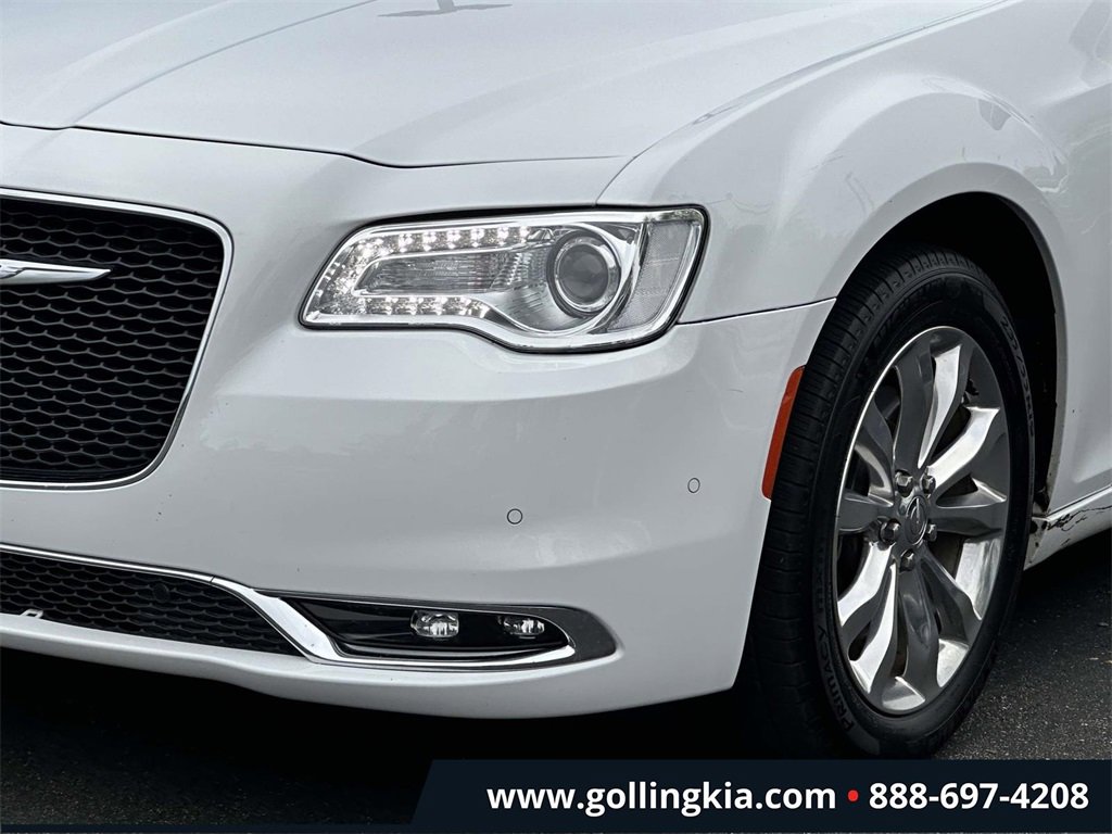Used 2021 Chrysler 300 Touring L image 6