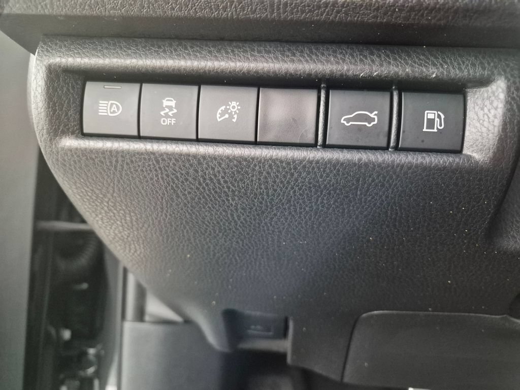 Used 2025 Toyota Camry SE FWD image 12