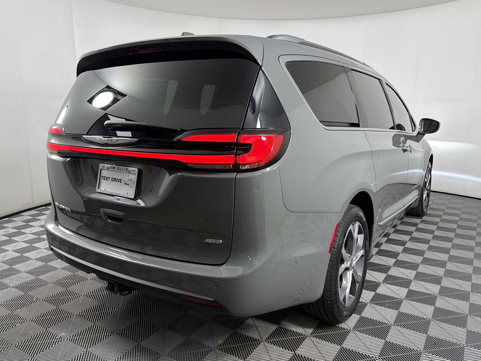 Used 2021 Chrysler Pacifica Pinnacle image 6