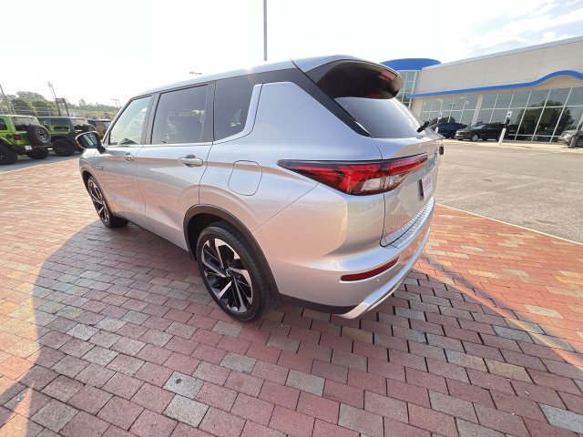 Used 2025 Mitsubishi Outlander SE AWD/4WD image 29
