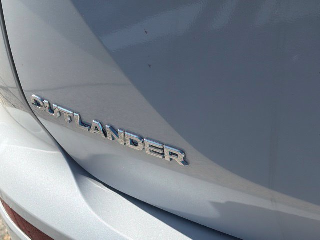 New 2026 Mitsubishi Outlander SE FWD image 14