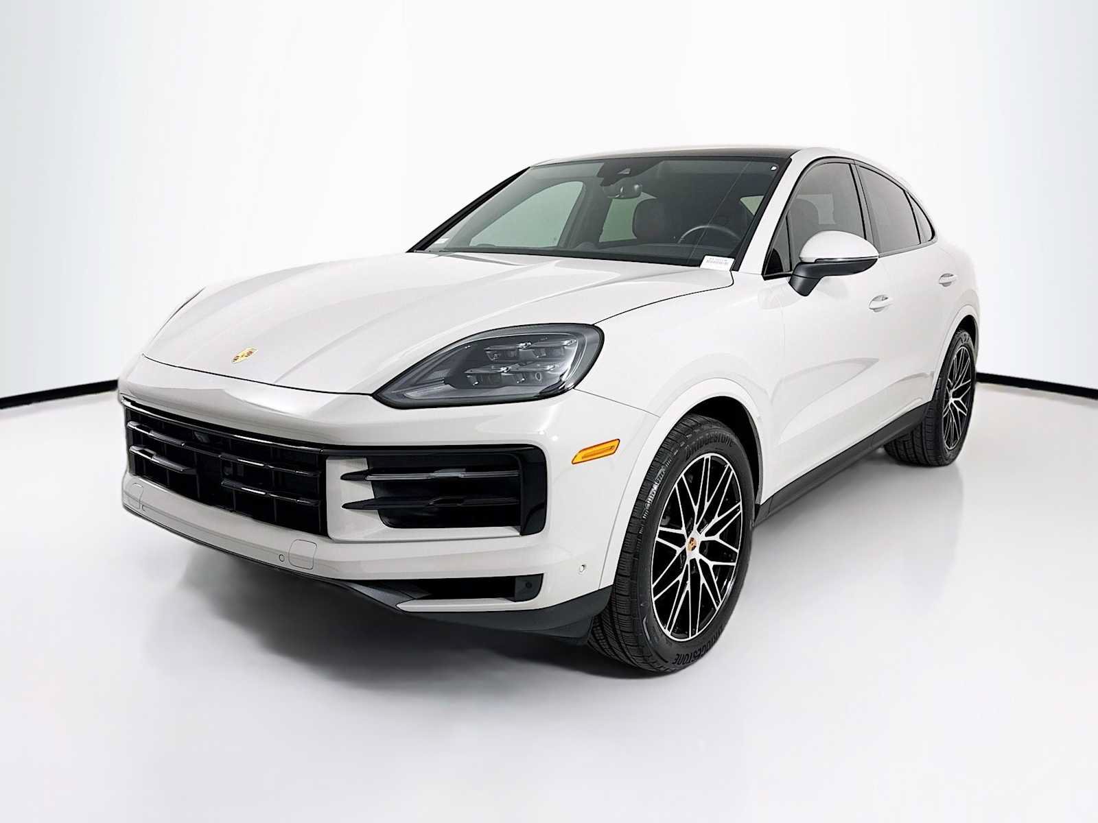 Certified 2025 Porsche Cayenne Coupe AWD/4WD image 1