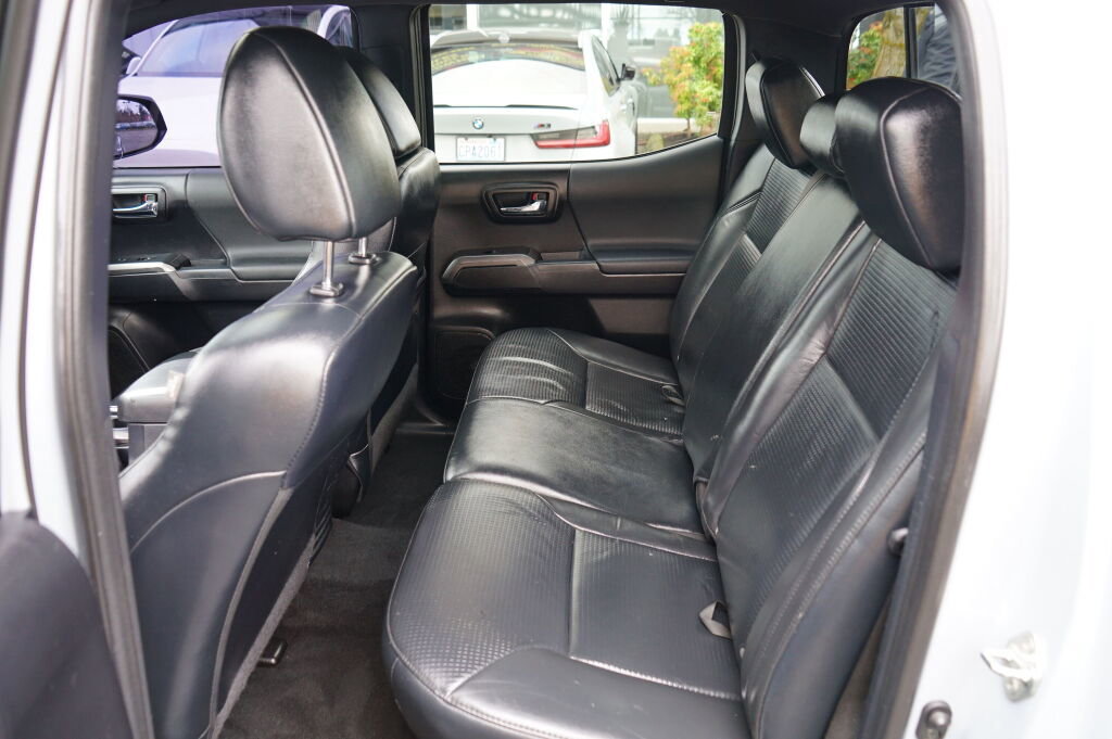 Used 2019 Toyota Tacoma TRD Off-Road w/ TRD Premium Off Road Package image 14