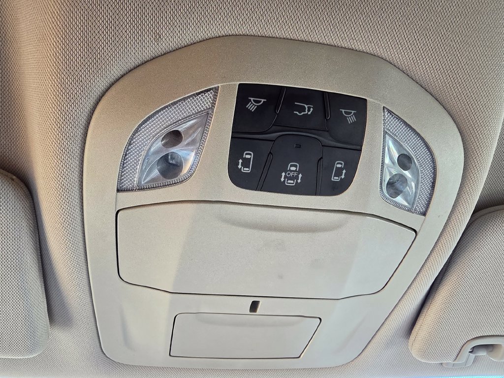 Used 2023 Chrysler Voyager LX FWD image 26