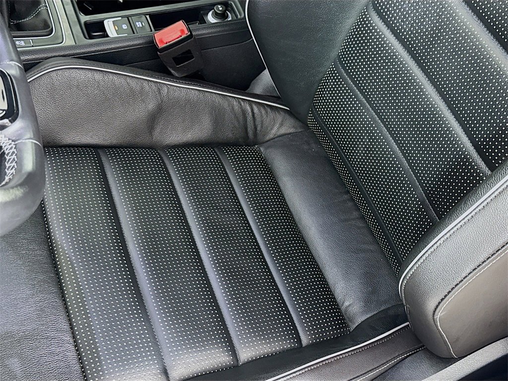 Used 2019 Volkswagen Golf R 4-Door image 20