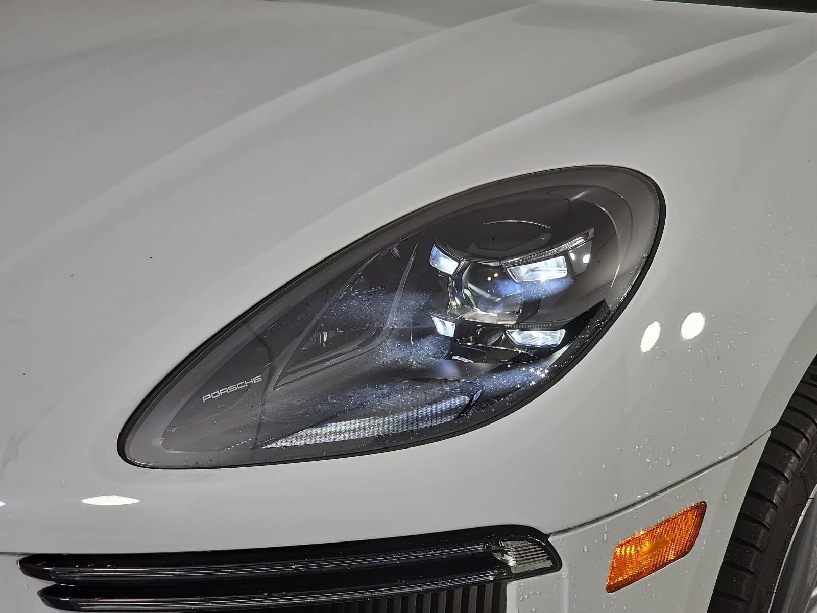 Used 2021 Porsche Macan Turbo AWD/4WD image 29