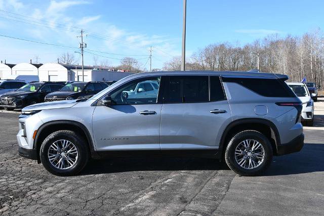 Used 2024 Chevrolet Traverse LS image 4