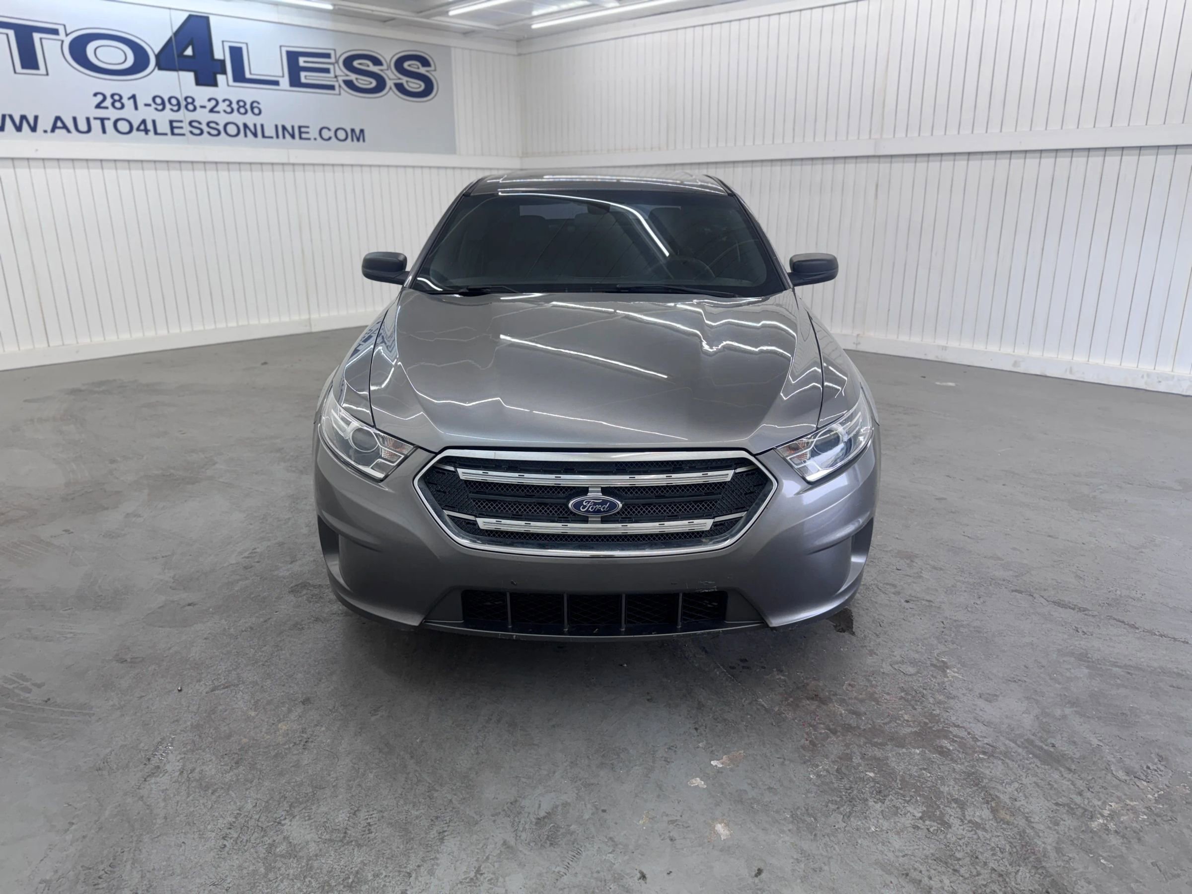 Used 2018 Ford Taurus Police Interceptor FWD image 2