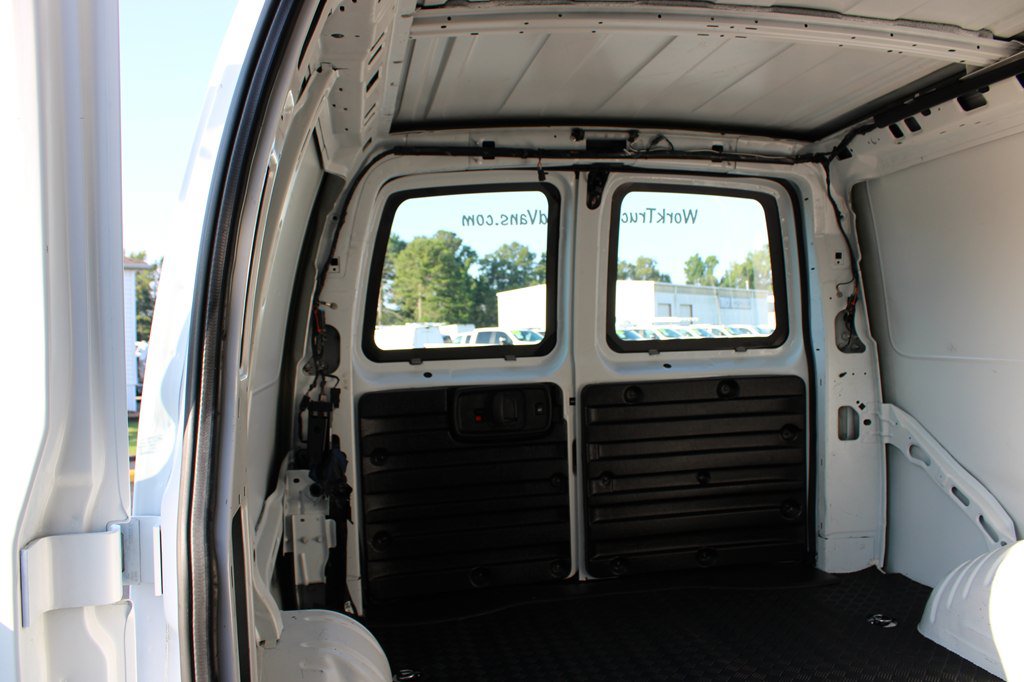 Used 2024 Chevrolet Express 2500 w/ Driver Convenience Package RWD image 12