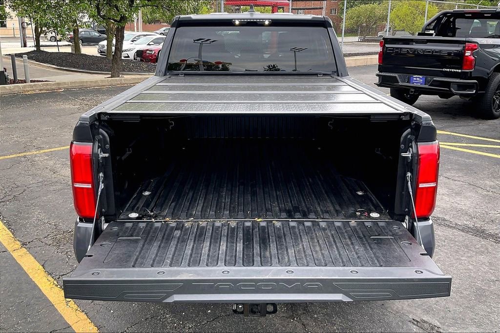 Used 2024 Toyota Tacoma SR5 AWD/4WD image 25